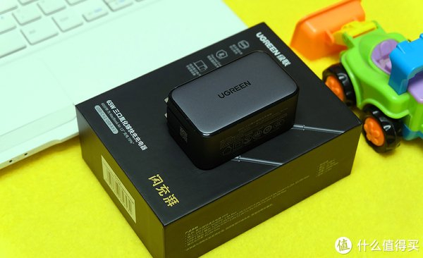 氮化镓充电器如何选绿联氮化镓65w三口闪充湃给您答案