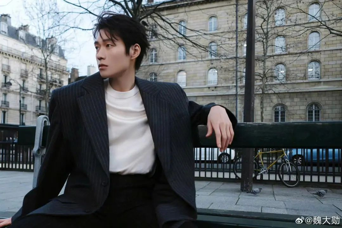 穿搭|张艺兴_新浪新闻