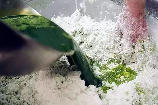 经过半小时不间断地充分揉和