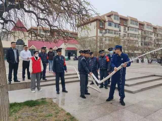 邯郸市丛台区东柳街道广安社区为辖区物业,居民和餐饮门店普及消防