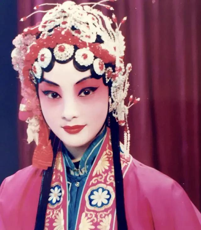 戏曲出身的女明星,还真比别人实力强!|戏曲|何赛飞|刀马旦_新浪新闻