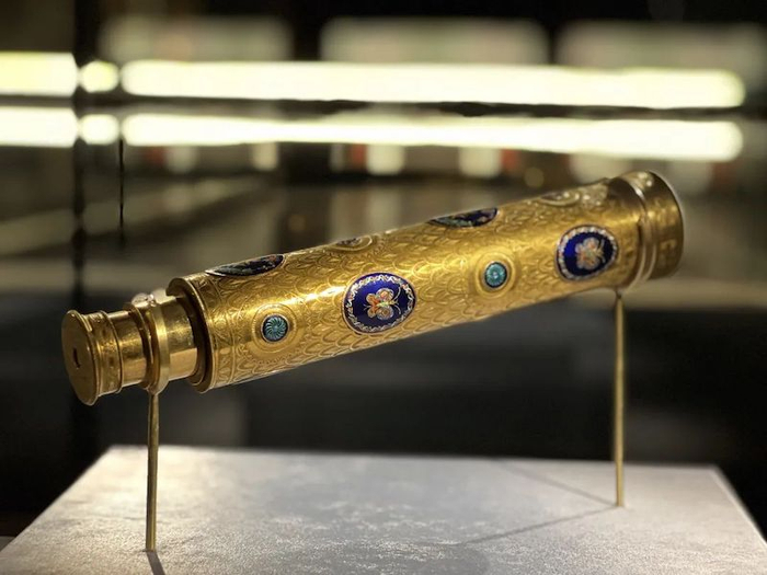 铜镀金嵌珐琅望远镜 故宫博物院藏