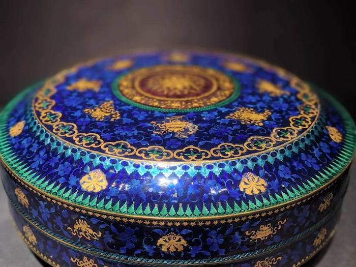 清 透明珐琅蓝地金花攒盒 故宫博物院藏