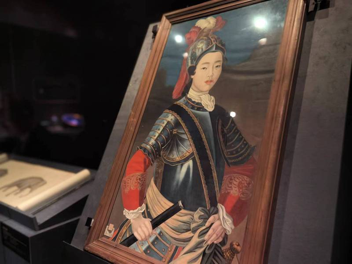 民国 戎装仕女像挂屏