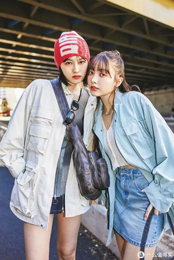 个性俏皮的少女穿搭vivi杂志准备了好多