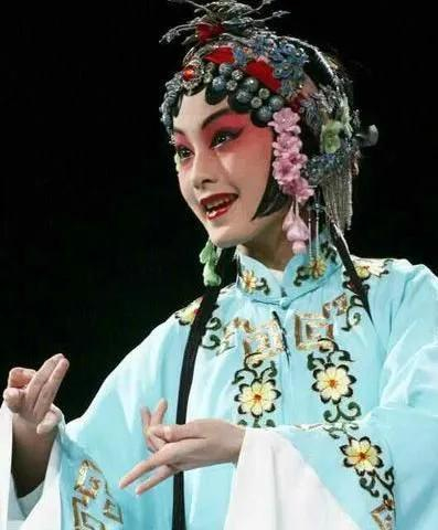 戏曲出身的女明星,还真比别人实力强!|戏曲|何赛飞|刀马旦_新浪新闻