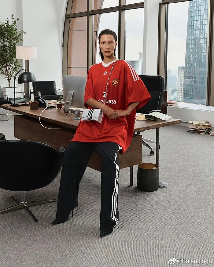 图源：@Balenciaga