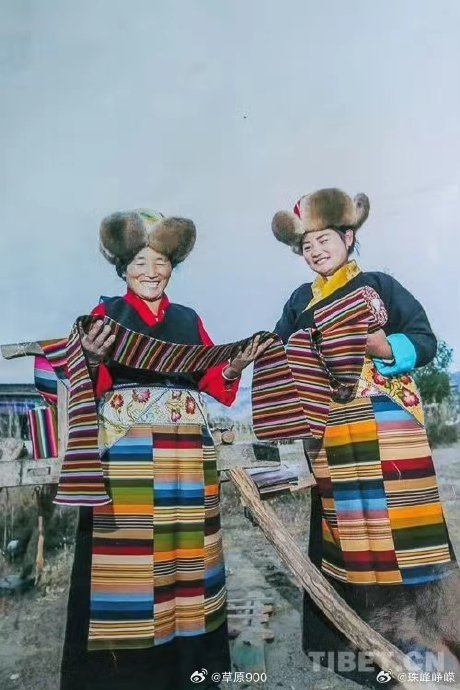 “邦典”是一种色彩斑斓、线条优美的藏式围裙,是藏族女性着藏装的重要装饰|西藏自治区|杰德秀镇|贡嘎县|高原|西藏_新浪新闻