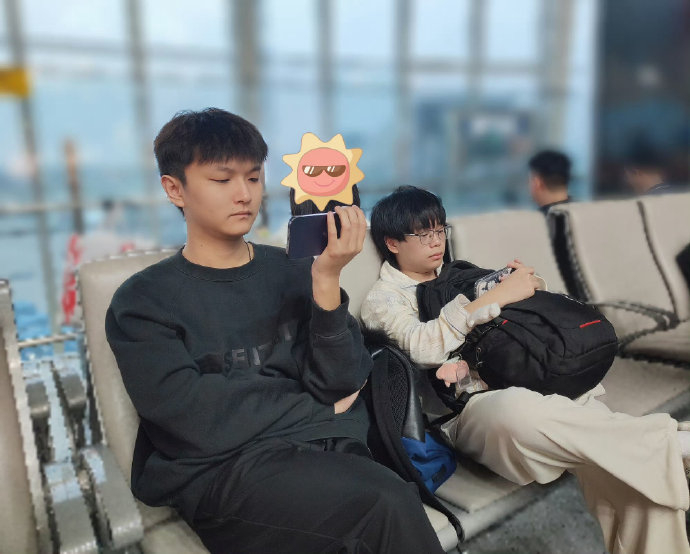 林更新cos大司命##2024kpl春季赛##游戏233#钟意老师穿了一件睡衣就