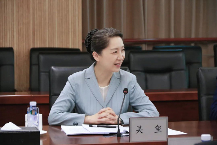 外交部领事司司长吴玺出任国台办副主任