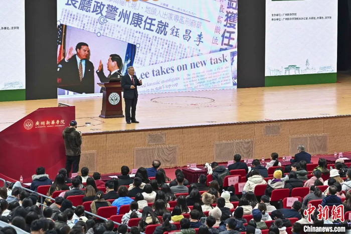 李昌钰在广东广州新华学院演讲。陈骥旻 摄