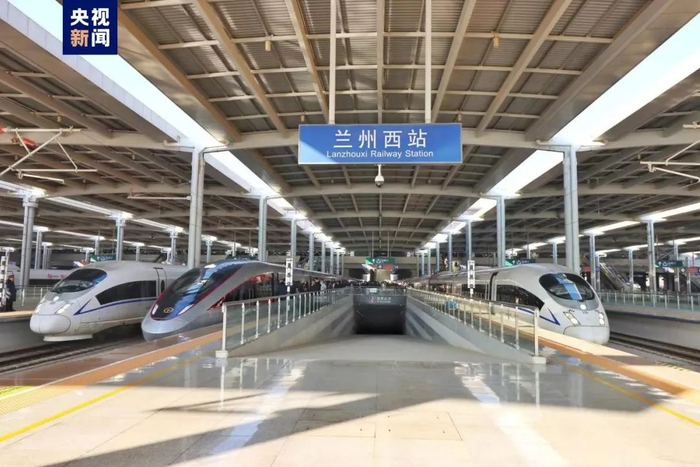 央媒看甘肃国铁兰州局加开多趟列车应对清明假期出行高峰