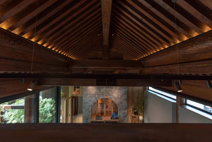 建筑师改造北京160㎡四合院,全屋黑科技,不装空调暖气,全年23°恒温