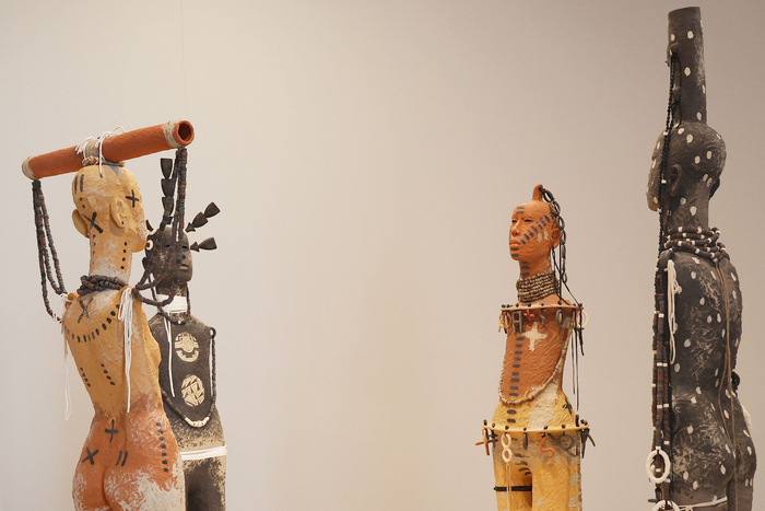 评展惠特尼双年展虚张声势的大缺少灵魂的ai