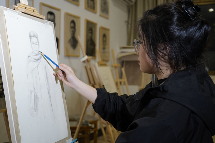 新华全媒 |这群美术生画出了思念的样子|美术生|陈诺_新浪新闻