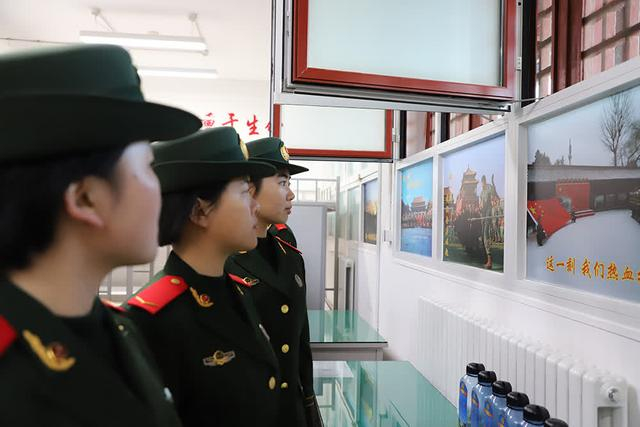 武警官兵走进天安门国旗护卫队|武警官兵_新浪新闻
