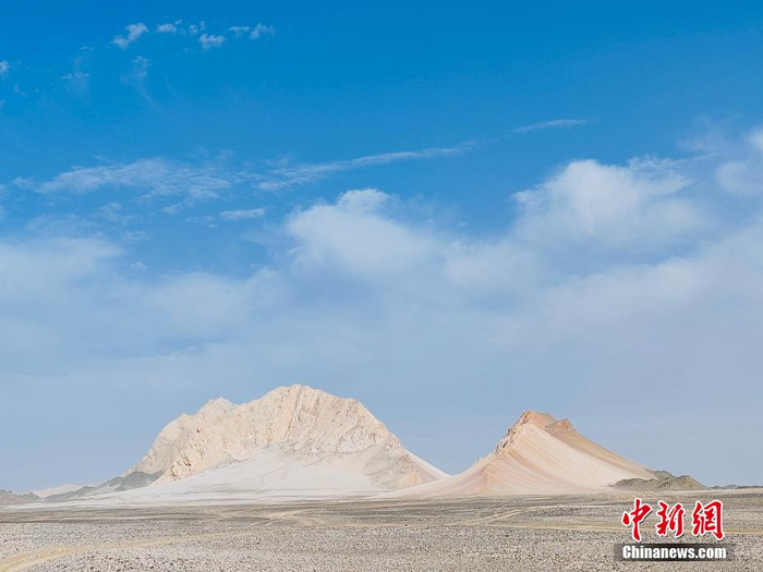 青海茫崖戈壁现"七彩流沙"|青海省_新浪新闻