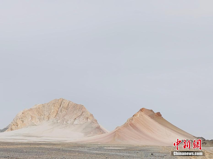 青海茫崖戈壁现"七彩流沙"|青海省_新浪新闻