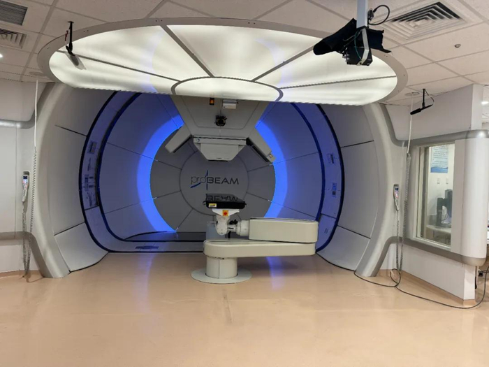离子医学中心一期旋转束治疗室实景