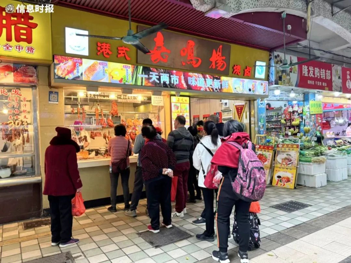 3月初，就有市场烧腊档推出了清明祭祖乳猪预订。信息时报记者 郭柯堂 摄