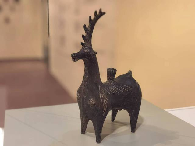 青釉多连壶  伊朗西南部—美索不达米亚 帕提亚(1—3世纪)还有一件