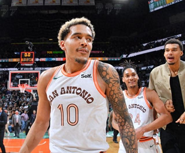 波波:瓦塞尔和索汉本赛季均取得了巨大进步 他们的信心提升很大|索汉