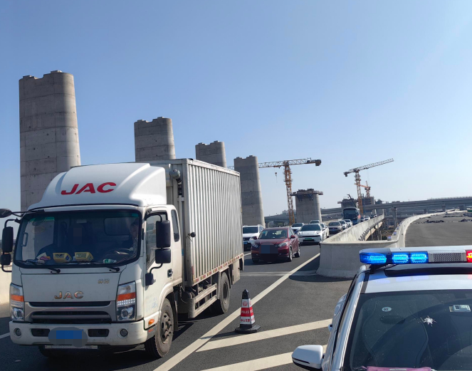 高速三角路段至横沥桥(南北行双向)◎广珠西线高速北行中江互通至南头