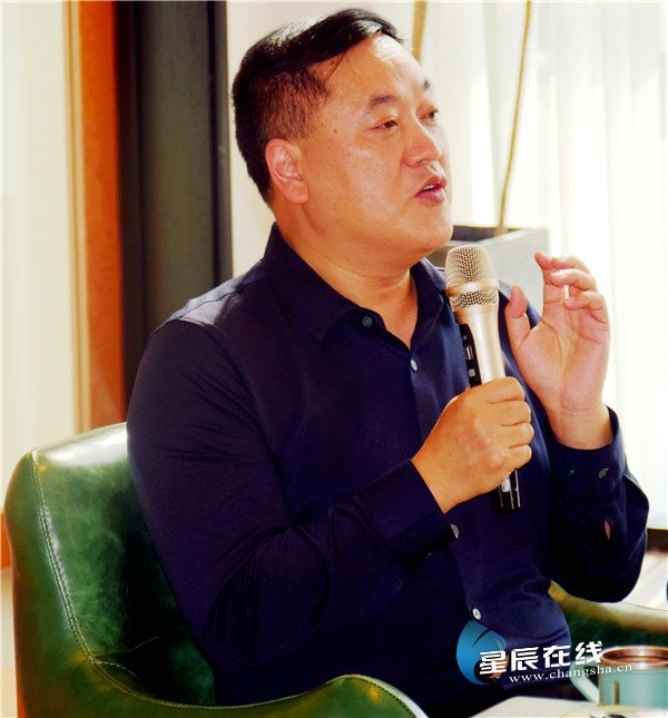 以上图片均由星辰全媒体记者罗建勋/摄).