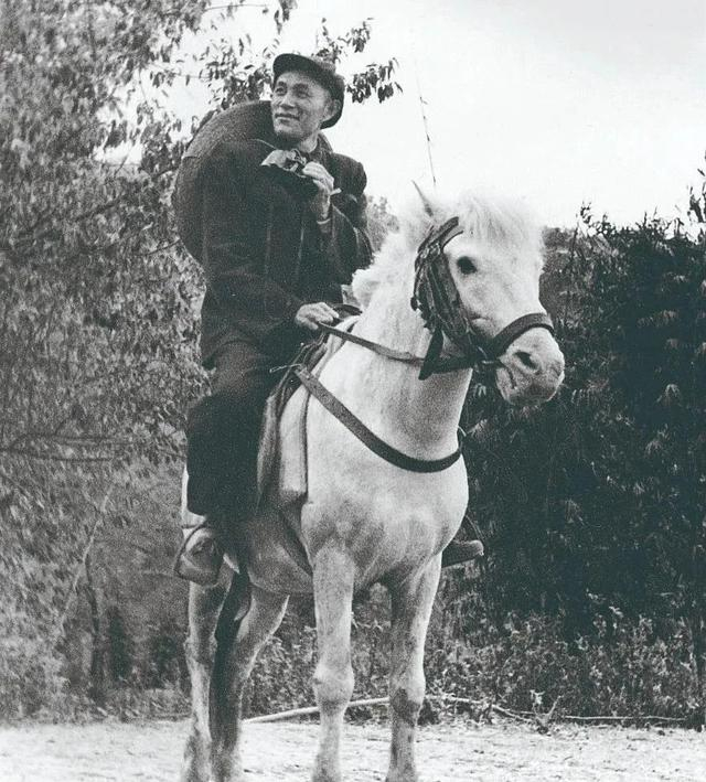 1955年张力雄被授予大校军衔1961年张力雄晋升为少将军衔此外张力雄还