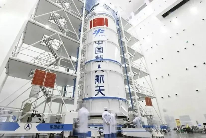 确定神舟十八号四月下旬发射两个乘组太空会师或有女航天员