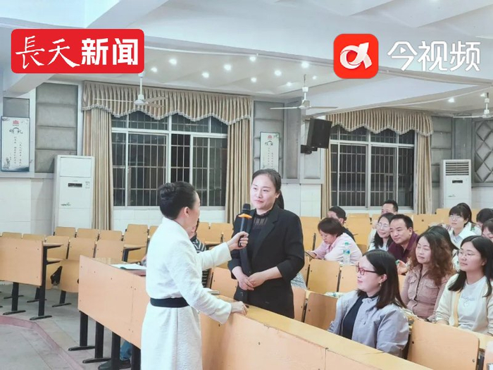 进贤县实验学校教育集团开展家庭教育骨干先行教师专场培训讲座