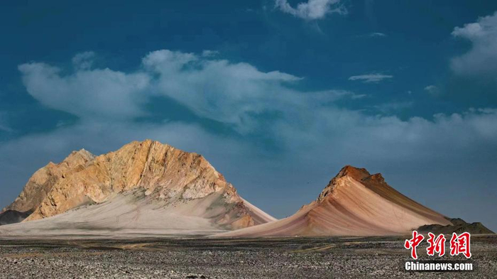 青海茫崖戈壁现"七彩流沙"|青海省_新浪新闻