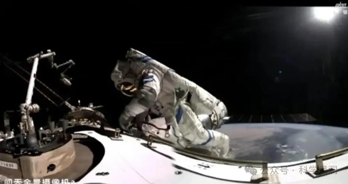 神舟十八号四月下旬发射,两个乘组太空会师:或有女