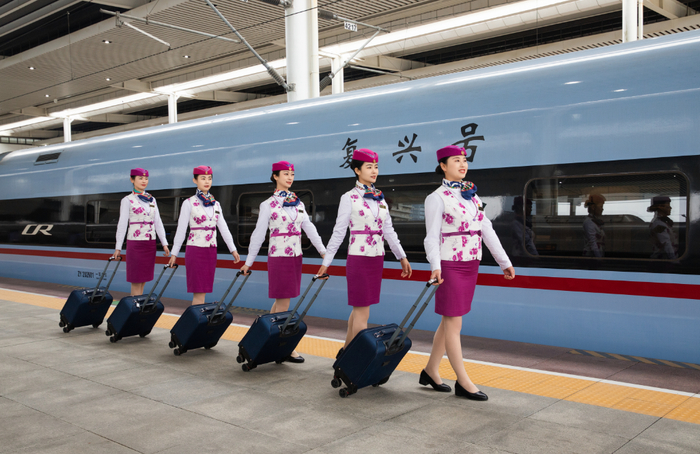 贵阳客运段积极做好清明小长假旅客运输工作