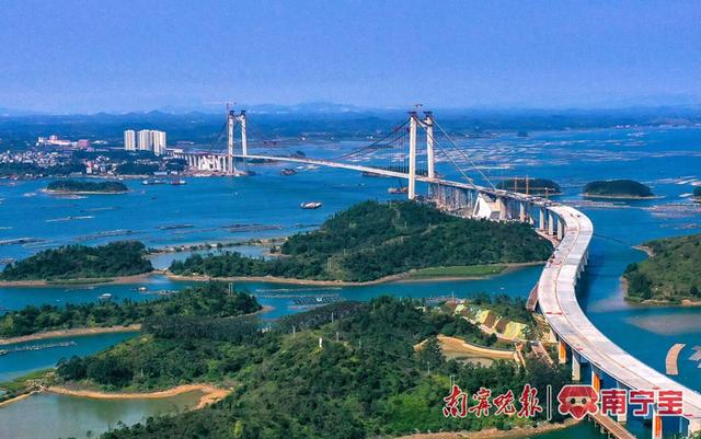 建设中的龙门大桥