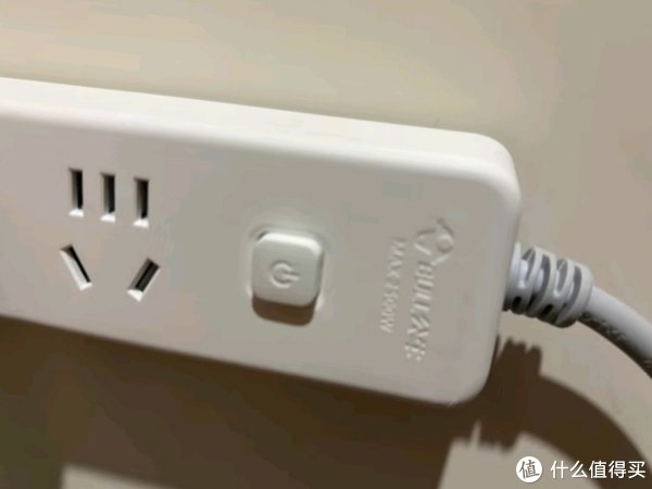 公牛插线板居家安全耐用之选