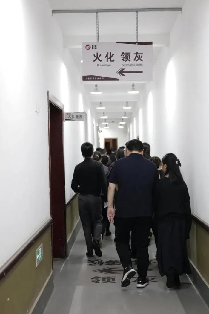 上海殡仪馆旁的独特咖啡馆:90后员工打造的生死交融体验