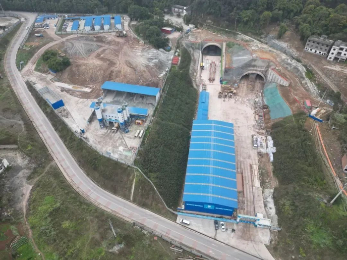 白市驿隧道工程项目建设现场