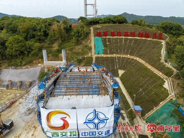 苍容浔江大桥首个锚碇顺利浇筑完成