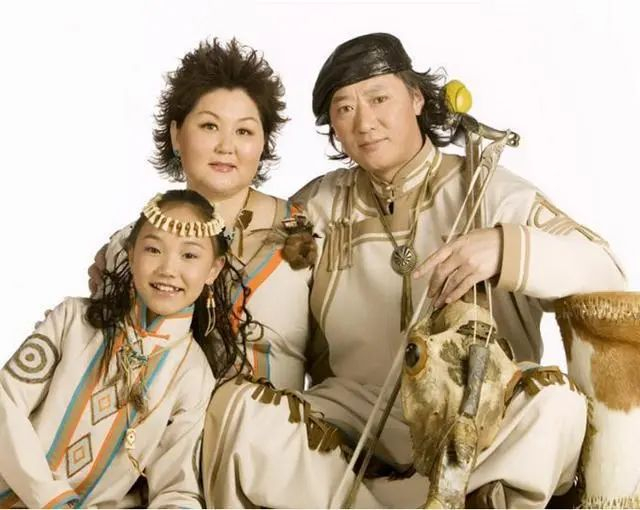 18年后,吉祥三宝现状:父亲早已去世,女儿远嫁韩国生子,母亲孤独一人