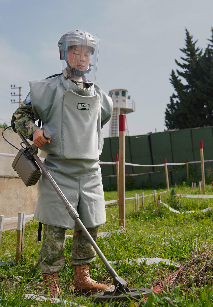 资讯有故事 | "愿世界再无硝烟,永无地雷可扫"|黎巴嫩|维和部队_新浪