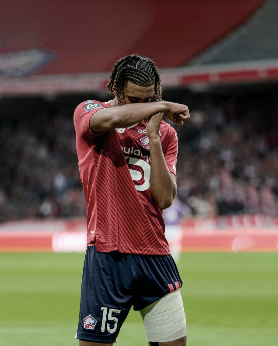 relevo:巴黎圣日耳曼总监坎波斯正试图让约罗加盟巴黎,但这位球员更