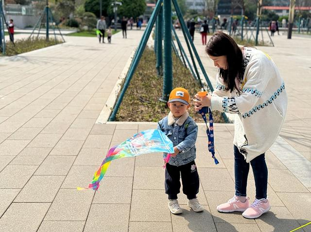 赏花上新多彩活动绿城假日经济演绎春光无限