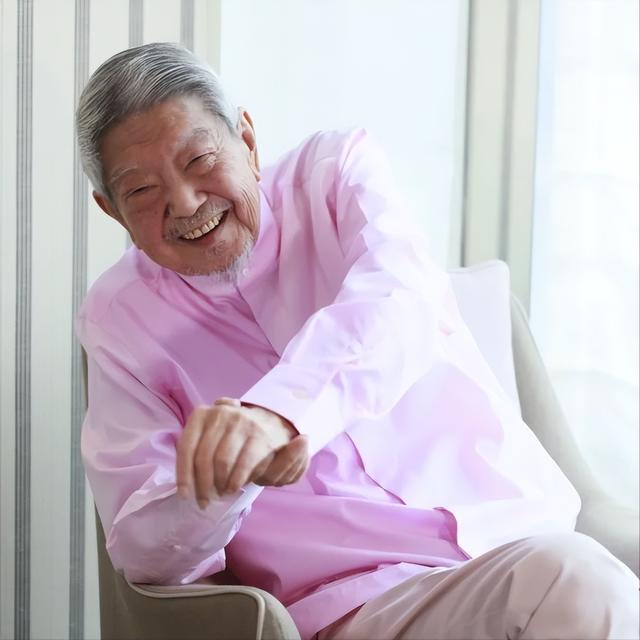 82岁蔡澜提前安排身后事,卖房套现住酒店,聘8人团队伺候起居|蔡澜|倪