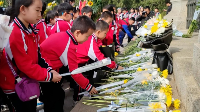 临沂金雀山小学开展清明祭英烈共铸中华魂清明节祭扫活动