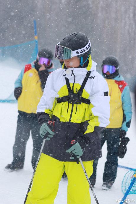 滑雪黄海滨图片