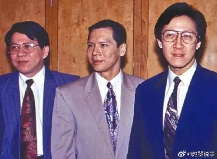 1982年,向华强与妻子陈岚漫步在香港庙街