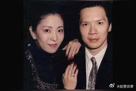 1982年,向华强与妻子陈岚漫步在香港庙街…|向华强|香港|陈岚_新浪