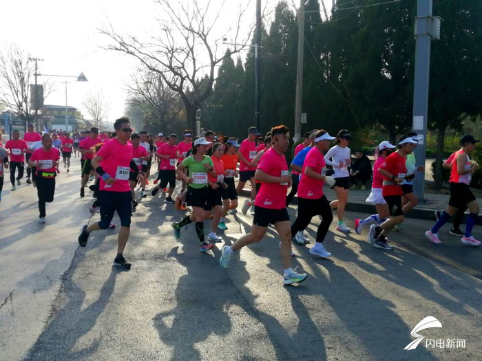 曲阜助跑马拉松为幸福护航