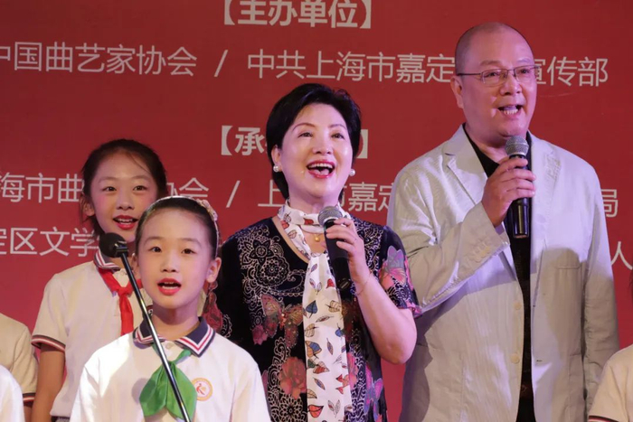 曲艺文化走进古镇校园:从"青黄不接"到"处处繁花"|曲艺|顾竹君|繁花